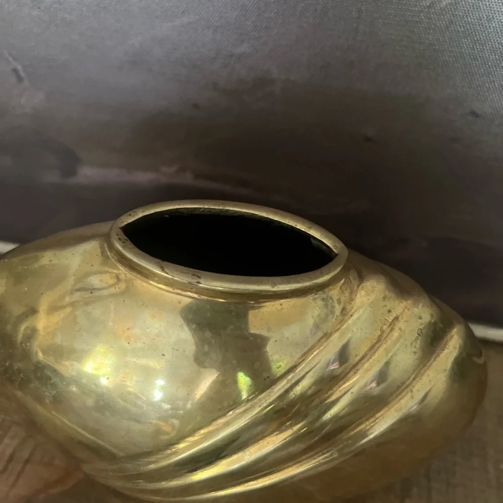 Vintage brass swirl vase — squat globe form, diagonal rib detail, 6.5" wide - Picture 3 of 7